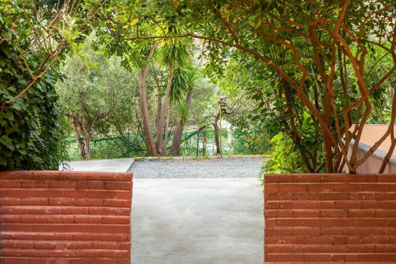 Aphrodite Studios & Apartment Bali  Eksteriør bilde