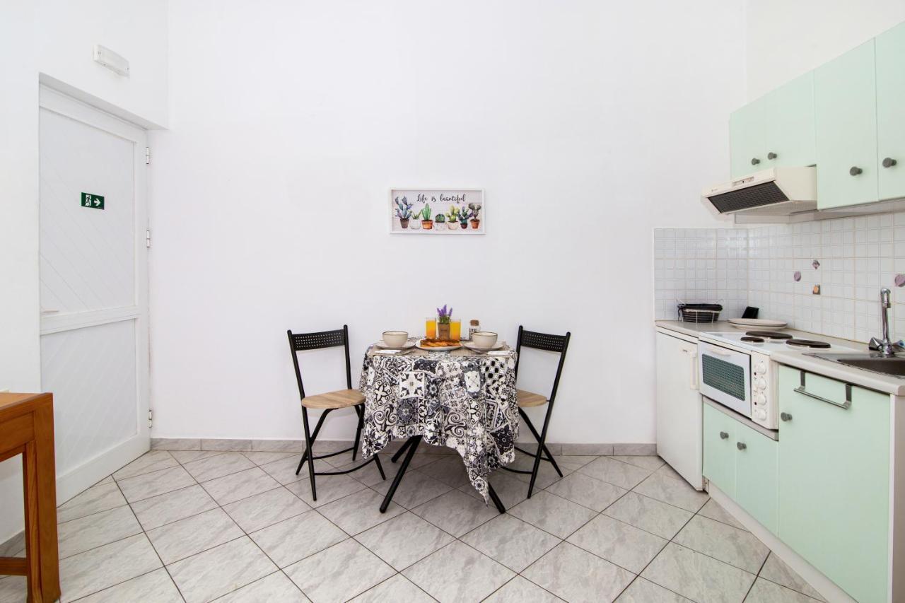Aphrodite Studios & Apartment Bali  Eksteriør bilde